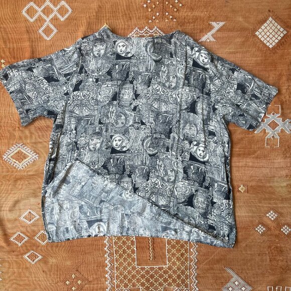 L’Amadei Plus Graphic Art Print Top – Black & Cream Abstract Faces Tee, Size 2X - Picture 4 of 4